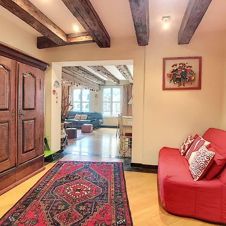 10 Place De La Cathedrale Apartment